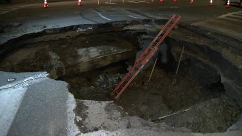 Water main break leads to large sinkhole in city of Orange