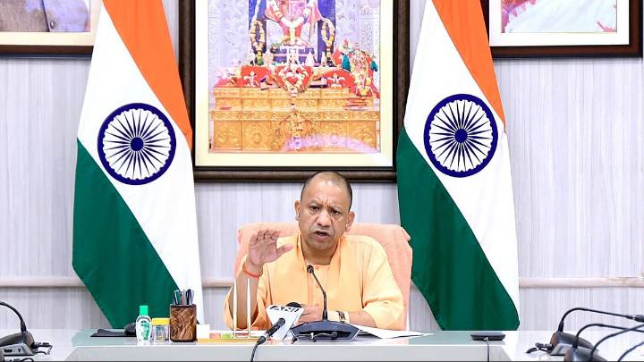 UP CM Yogi Adityanath Directs Officials To Speed Up Drinking Water & Industrial Projects In Jhansi