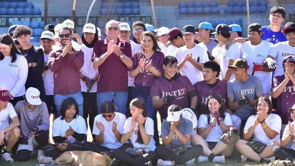 Senadora Valles se reúne con estudiantes del BTED