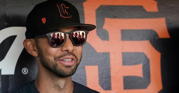 Mets hire 2 coaches for Mendoza's new staff, AP source says