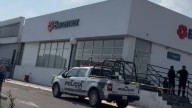 Balacera en Plaza Centro Sur de Tlaquepaque | Cliente armado frustra asalto bancario