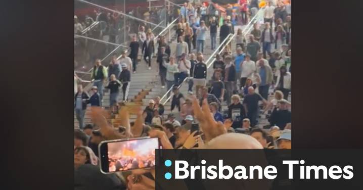 Fans pour out of Marvel and offer up a little cheeky dig at Oasis’ nemesis Blur