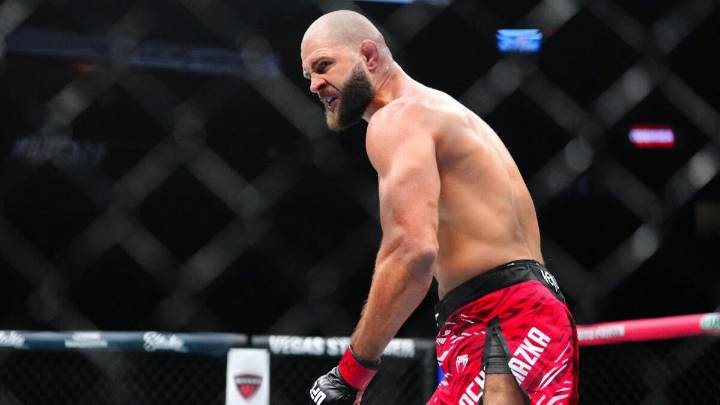 UFC 320 results: Jiri Prochazka scores wild comeback KO over Khalil Rountree Jr. in light heavyweight war