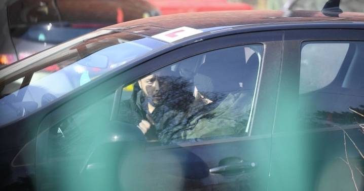 Alleged Islamic State supporter pledged 'allegiance to death' days before machine gun delivery, jury hears