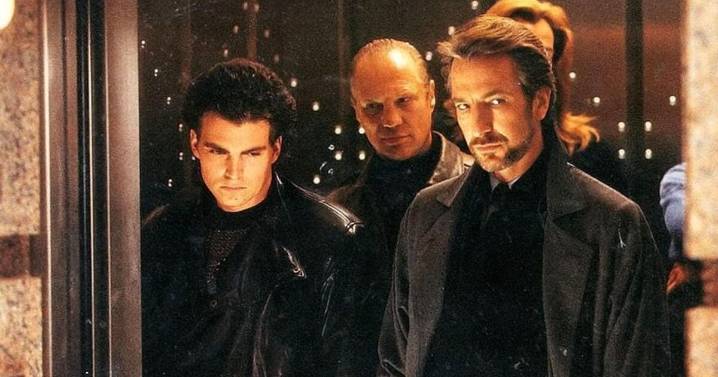 I'm an action film addict - I cannot stop rewatching this 1 masterpiece 