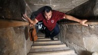 Rescatan a una turista española atrapada en una pirámide en Egipto al fracturarse un pie