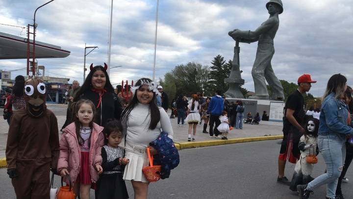 Estalló Halloween con personajes mitológicos y del mundo moderno