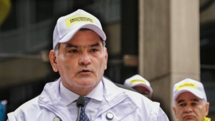 "No me tiembla la mano para suspender a gobernantes que participen indebidamente en política": Gregorio Eljach