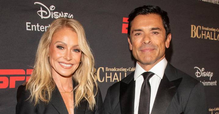 Why 'Terrified' Kelly Ripa and Mark Consuelos Thought 'Something Bad Happened' After Sleeping Through Emmys Win