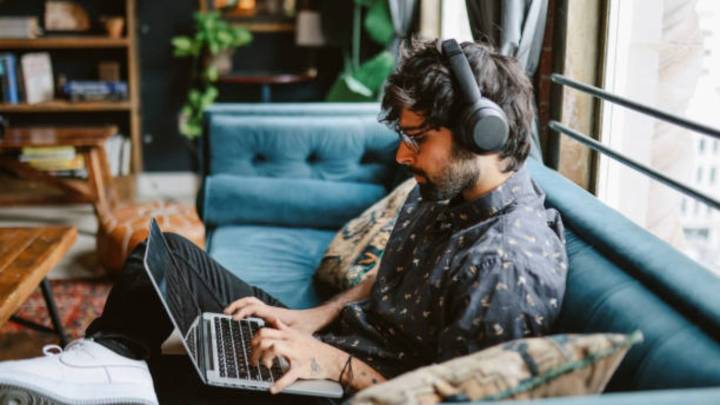 ‘Can never imagine working for Indian companies’: Man employed by Canadian startup reveals perks of working abroad
