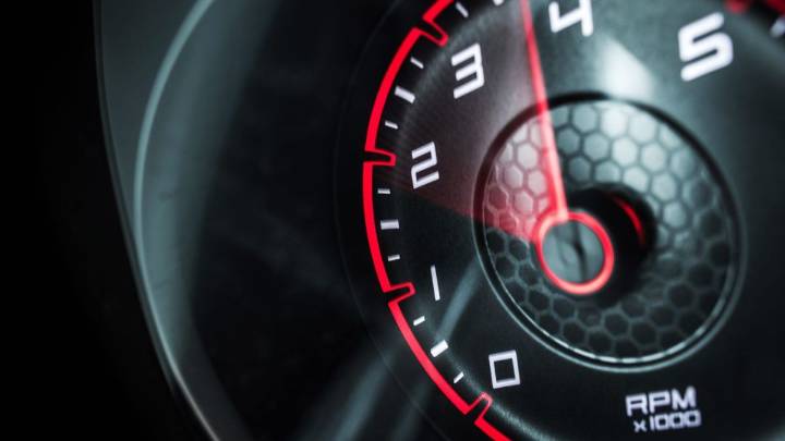 Qué significa que el auto se acelere solo y por qué se produce este problema