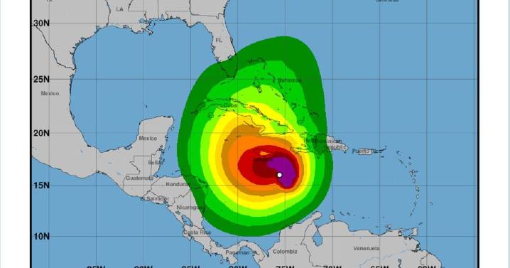 Tormenta tropical Melissa podría convertirse en un huracán mayor para el domingo