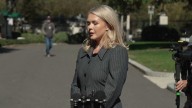 Karoline Leavitt, la secretaria de prensa de Donald Trump, califica a Maduro como "dictador ilegítimo"