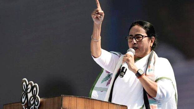 Police interrogating victim's boyfriend, three arrested; Mamata Banerjee's hideous remarks trigger protest