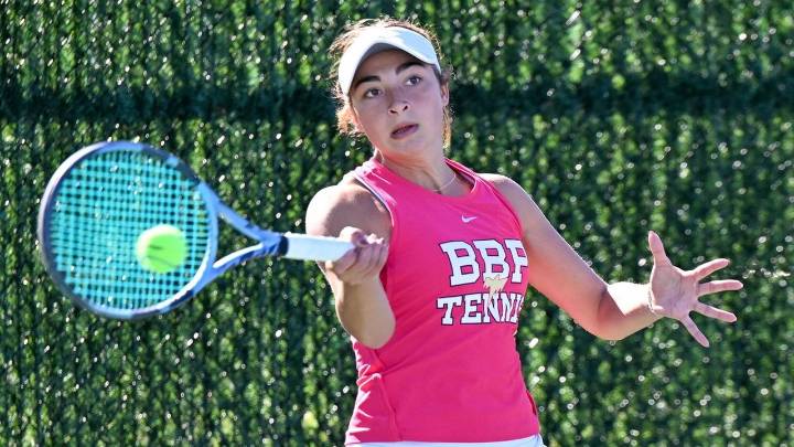 Lily Castka lifts Bayport-Blue Point to small schools tennis title