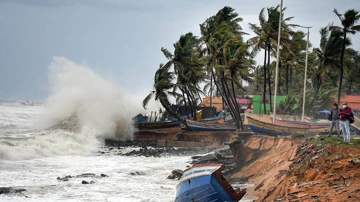 IMD Issues Red Alert For Tamil Nadu, Kerala, Odisha, Andhra Pradesh Due To Cyclone Montha