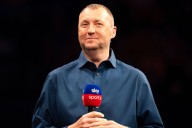 'Favourite all-time commentator' - Fans love Wayne Mardle being instantly proven wrong by darts star after passionate pointers