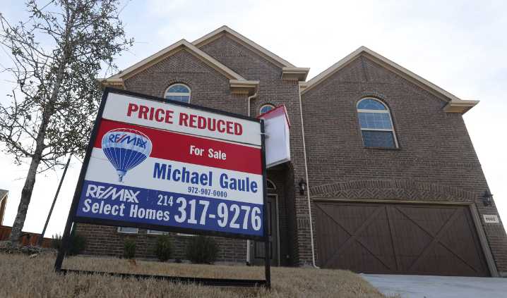 What the spate of home price cuts says about Maine’s housing market