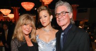 Kate Hudson Praises Parents Goldie Hawn & Kurt Russell as She’s Honored with Pioneer of the Year Award! | Cameron Crowe, Goldie Hawn, Ike Barinholtz, Kate Hudson, Kurt Russell, Oliver Hudson, Scott Ma