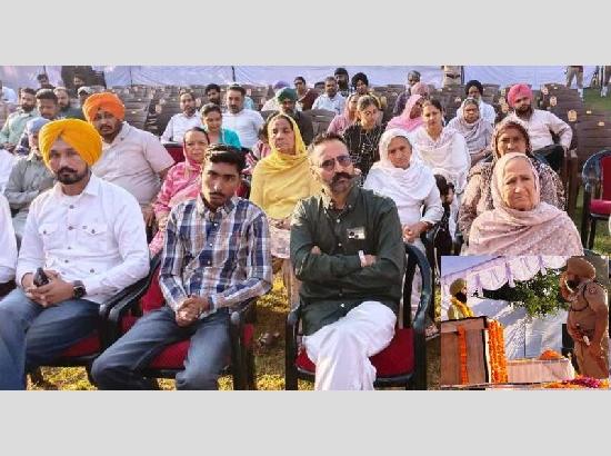 Police marks ‘National Police Memorial Day’, martyrs’ families felicitated [ FULL VIEW ]
