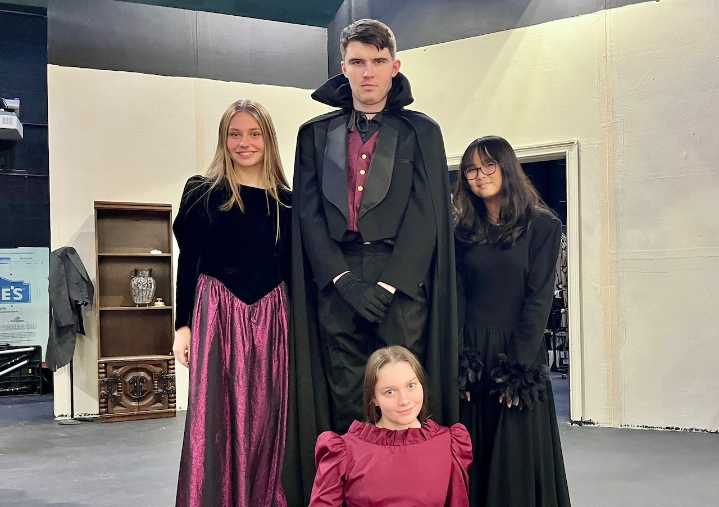 Padua Franciscan High School presents “Dracula, The Vampire Play”