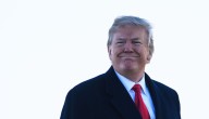 Trump pauses $2.1B for Chicago infrastructure projects, leveraging shutdown to pressure Democrats