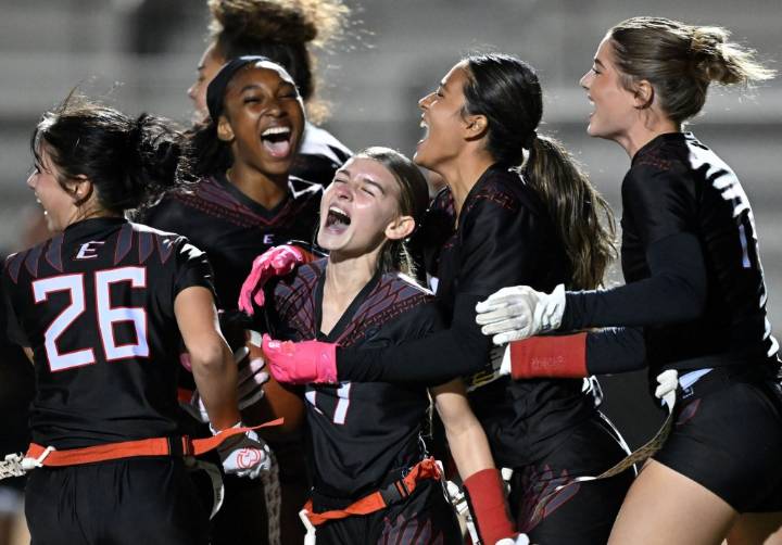 Etiwanda girls flag football team beats Upland, finishes unbeaten in Baseline League