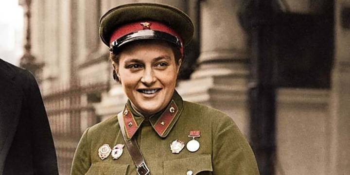 Liudmila Pavlichenko, la francotiradora soviética temida por los nazis, que desafió al machismo y a la historia