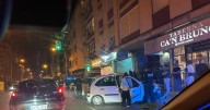 Un conductor ebrio y sin carnet se empotra en la calle Aragón: «Tras el accidente entró en el bar y pidió una cerveza»