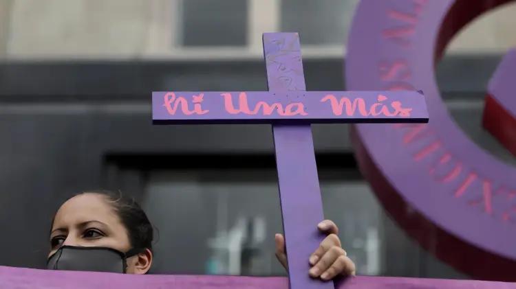 Detienen a cabecilla del Tren de Aragua vinculado con feminicidios en México
