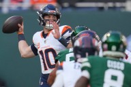 Broncos get 9 sacks and beat the winless Jets in ugly 13-11 win in London – Winnipeg Free Press