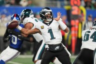 Pro Picks: Eagles will get back on track with a victory at Minnesota