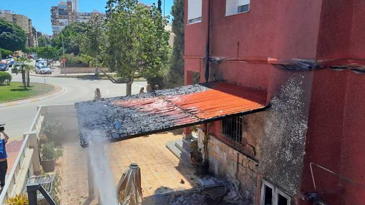Fallece un hombre en el incendio de su casa en Los Barreros (Cartagena)