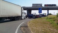 Productores agrícolas bloquean carretera 45 paralizan el transporte en Salamanca