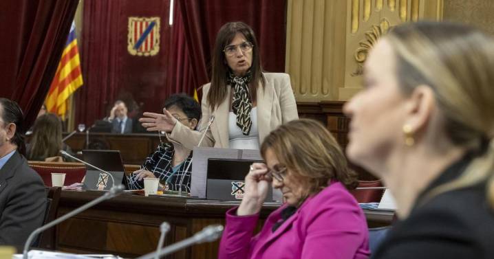 Vox quiere adelantar al próximo martes su ley de educación en pleno pulso con el PP por el techo de gasto