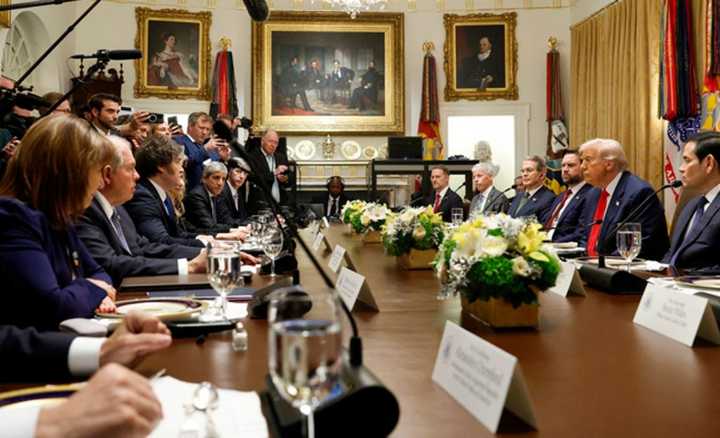 Trump advirtió a Milei: si pierde, no hay plata
