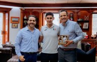 Recibe Bonilla al marchista Julio César Salazar
