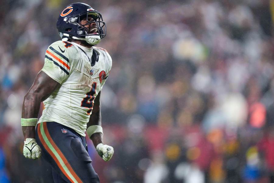 No Hail Mary magic this time and Moody's last-play kick lifts the Bears past the Commanders 25