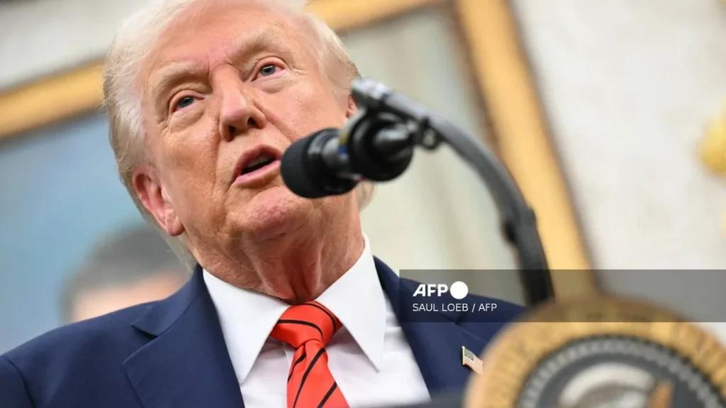Donald Trump amenaza a China con nuevos aranceles del 100%