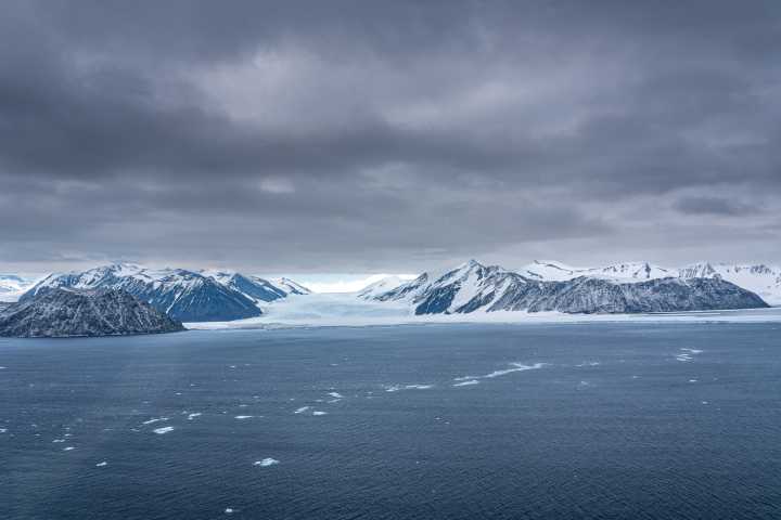 What researchers found leaking out of cracks in the Antarctic seabed