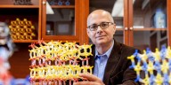 El innovador material desarrollado por los Nobel de Química tiene múltiples usos y hasta puede capturar agua en el desierto
