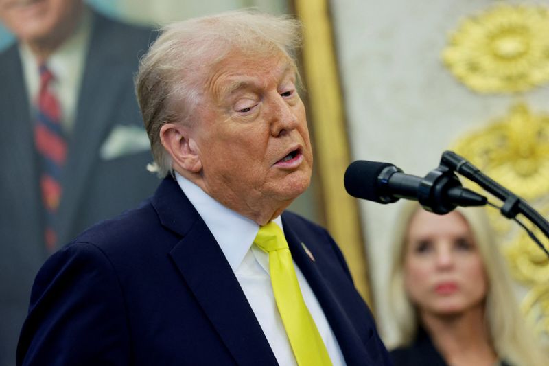 President Trump praises PM Modi; this is followed by a bizarre remark