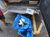 Roban pescado en mochilas y bolsas plásticas para venderlo en restaurantes del sur de Tenerife