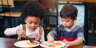 La IA cuenta los bocados de los niños en la lucha contra la obesidad