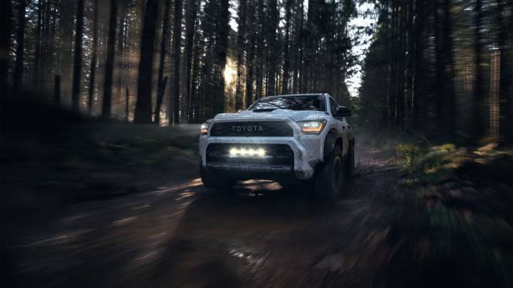 La crítica de Toyota a las marcas por “vender humo híbrido”
