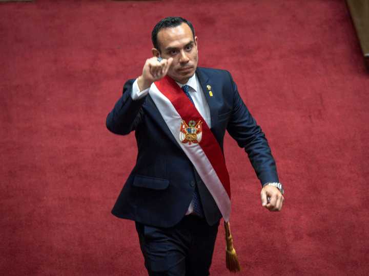 José Jerí asume como presidente interino de Perú