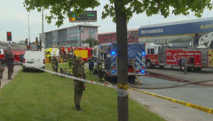 Gran incendio afecta a mueblería en Pedro Aguirre Cerda: más de 10 compañías combaten llamas