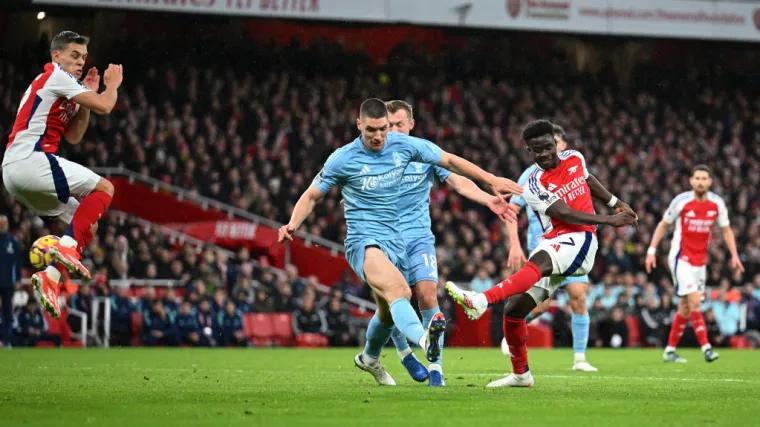 Arsenal make contract push to secure 73