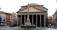 Muere un turista tras caer del muro perimetral del Panteón de Roma