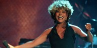Homenaje y polémica: así es la estatua de Tina Turner que divide a los fanáticos